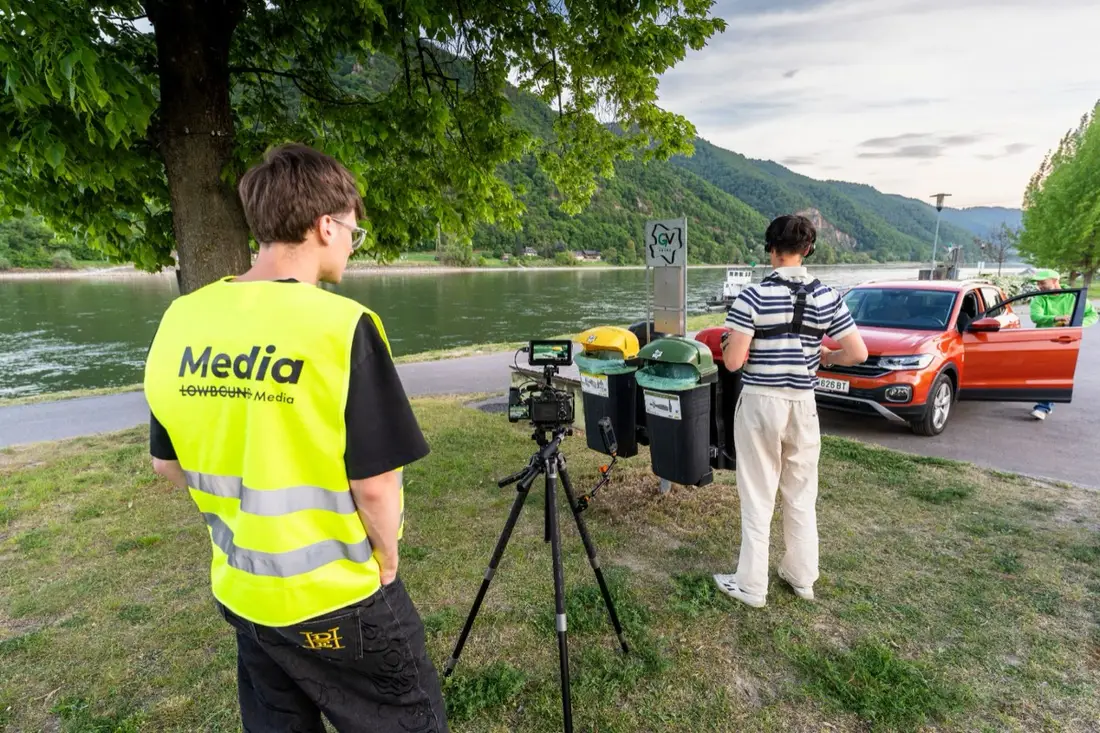 Kamera und Tonausrüstung am Set in der Wachau